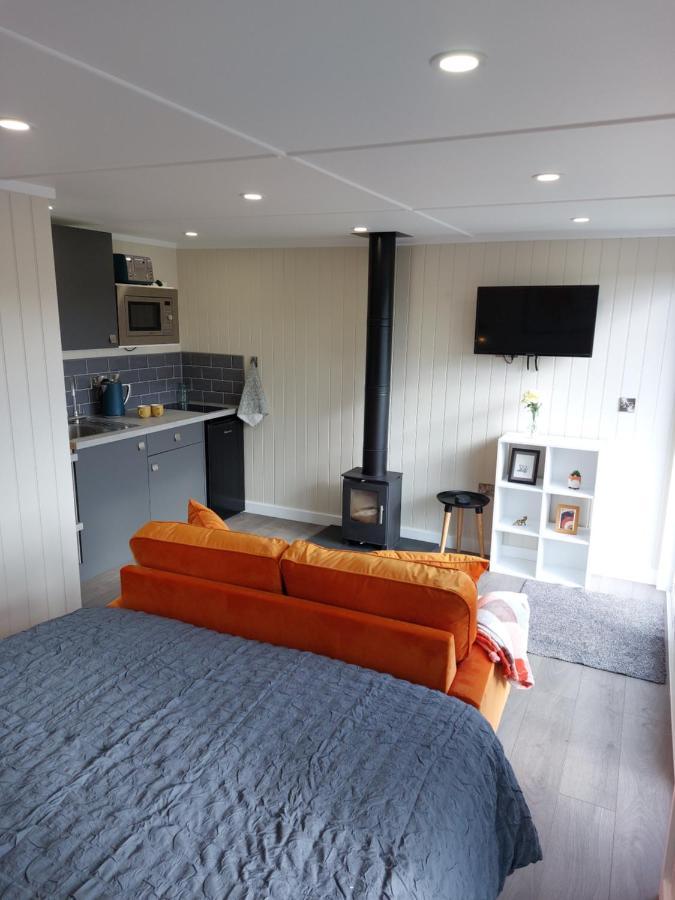 The Den - Modern Cabin With Wood Burning Stove Ludchurch Eksteriør billede